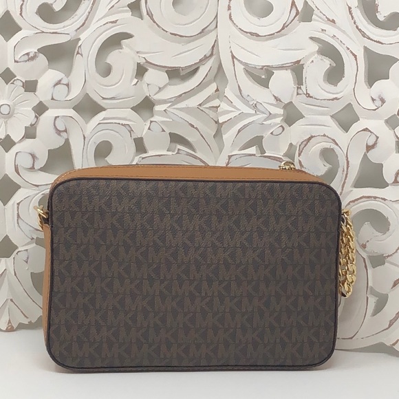 NWT Michael Kors Jet Set item crossbody - Picture 3 of 4